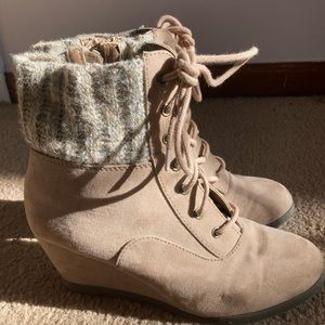 Women’s boots size 8 suede/beige/brown worn once